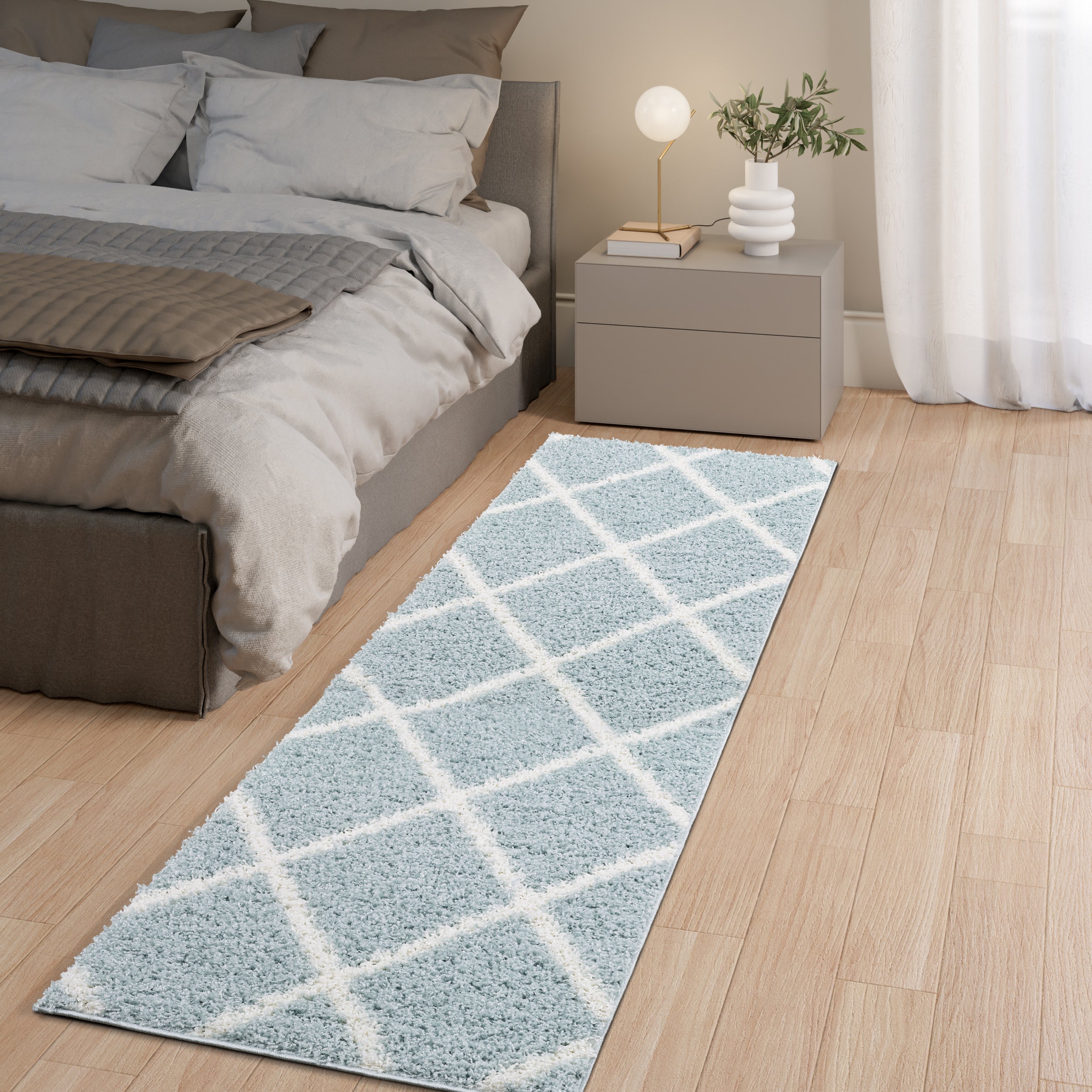 Shaggy Rug Lined Diamond Duckegg / Ivory