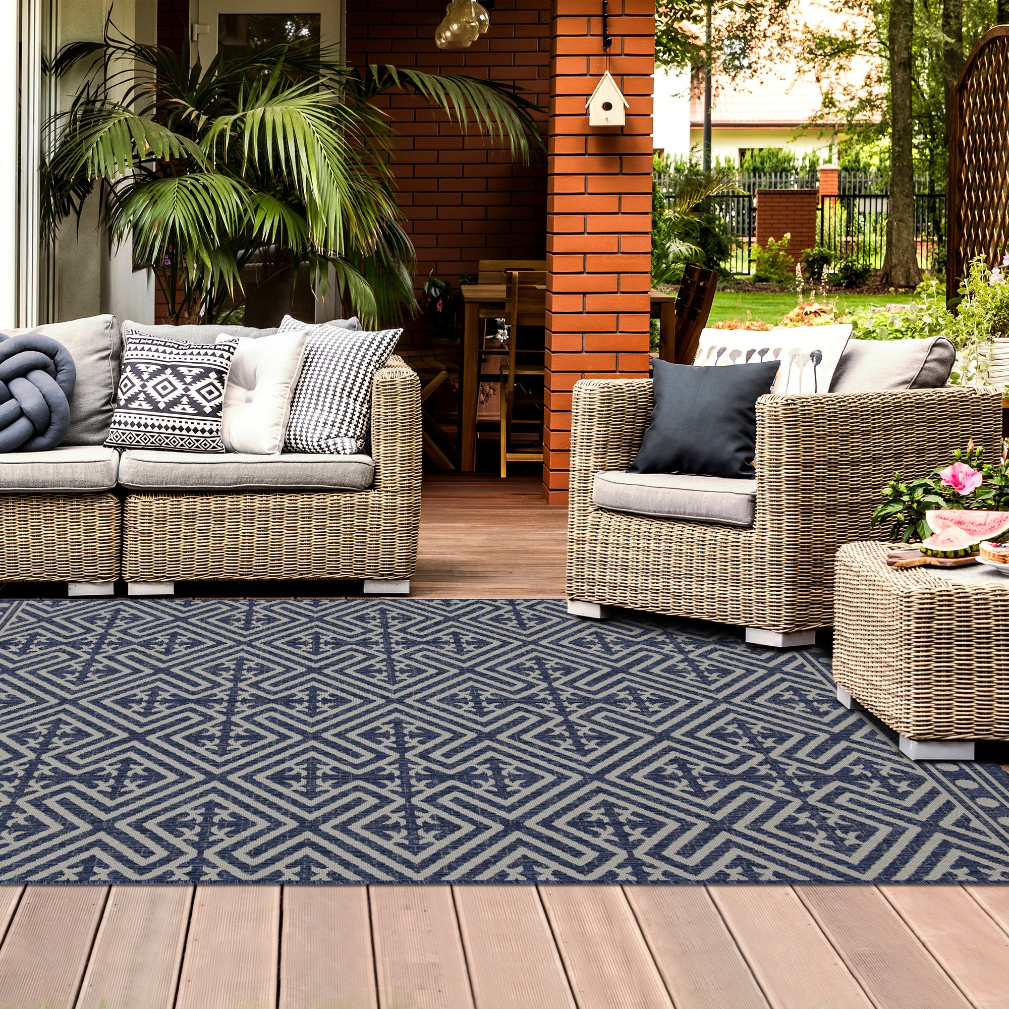 Outdoor Rugs Medallion Collection Dark Blue Cream