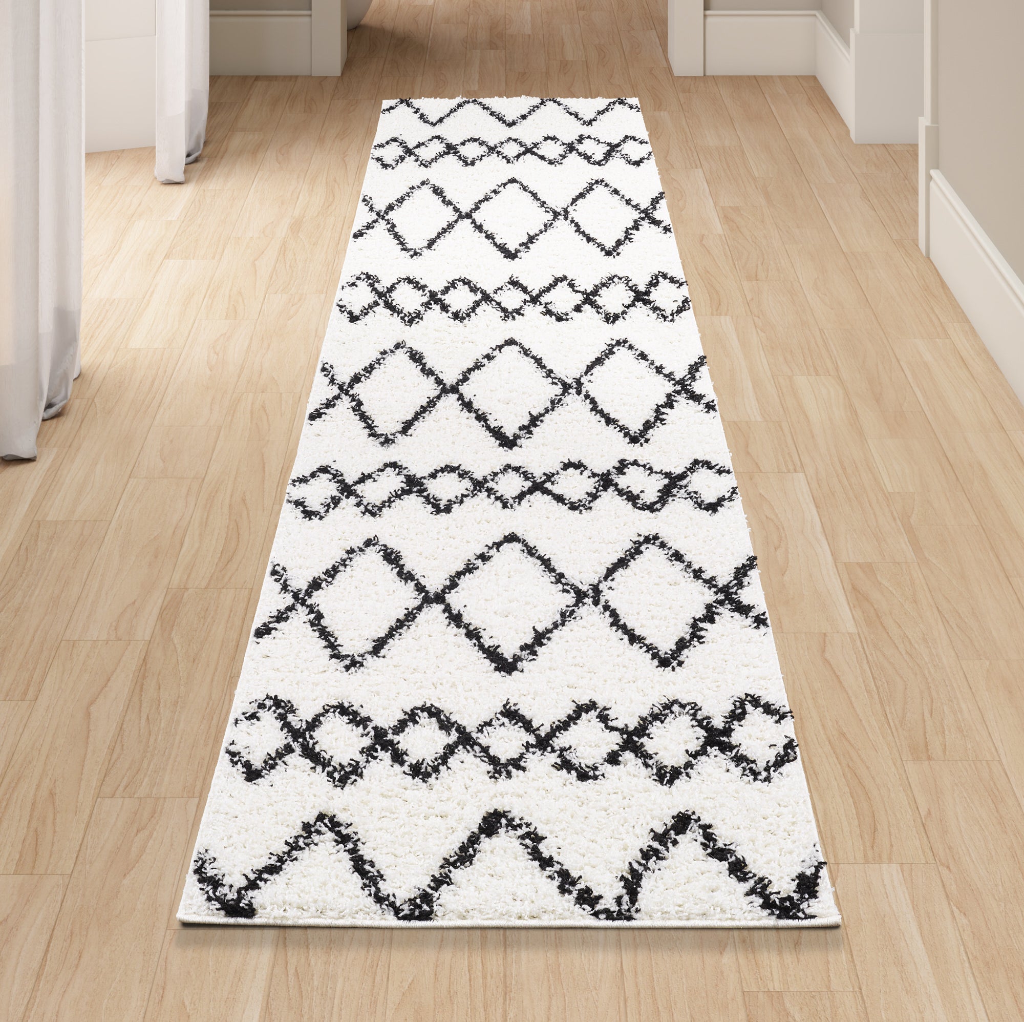 Shaggy Rug Lined Herringbone White/Black Line