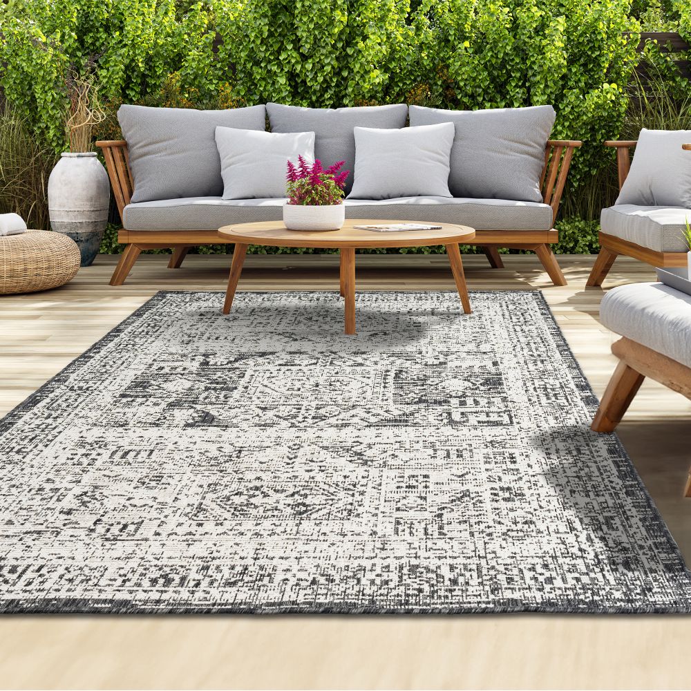 Outdoor Rugs Vintage Medallion - Black / Cream